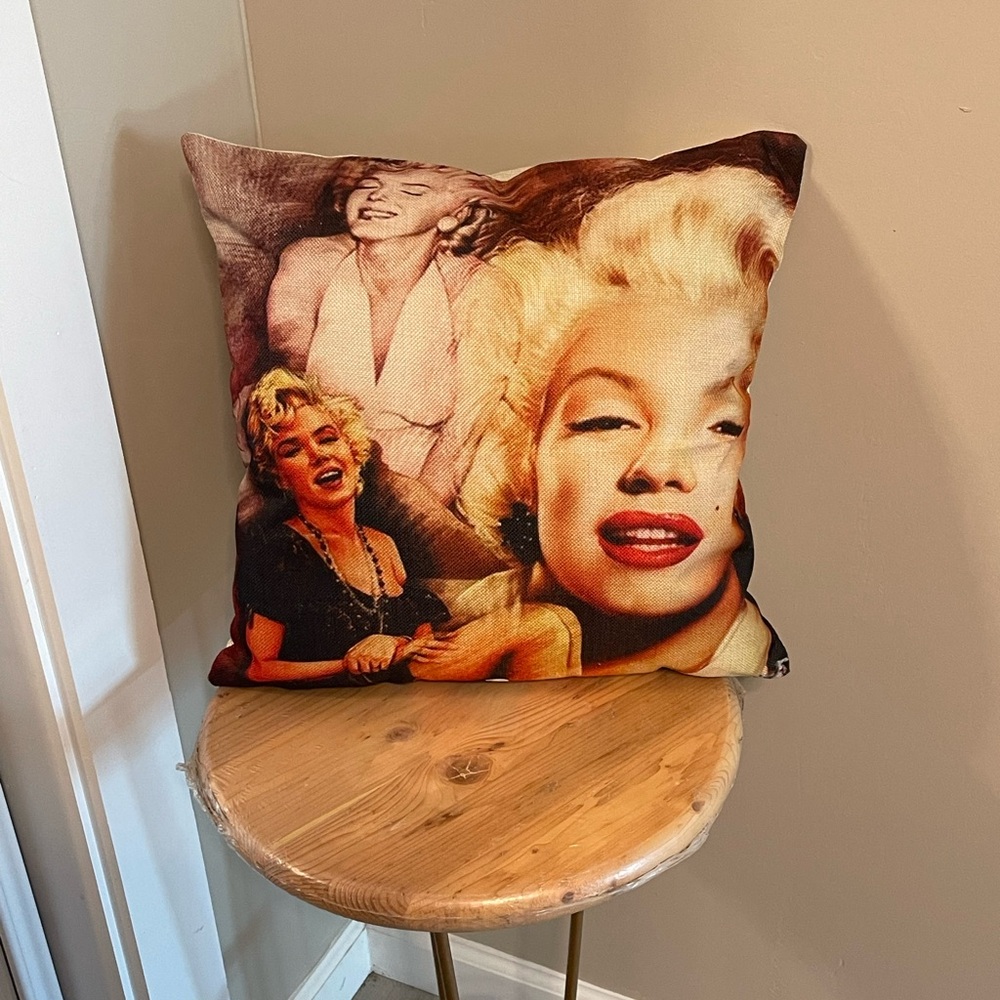 Vintage Style Accent Pillow with Iconic Print